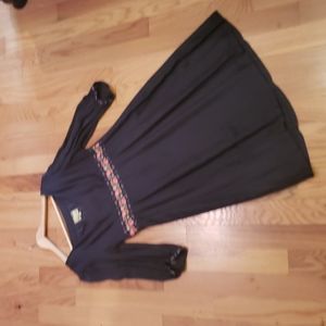 Noa Noa grey midi dress with embroidery detail.